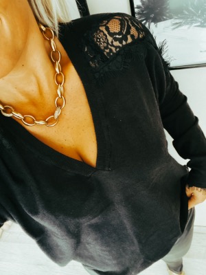 PULL NOIR DENTELLE MAITÉ