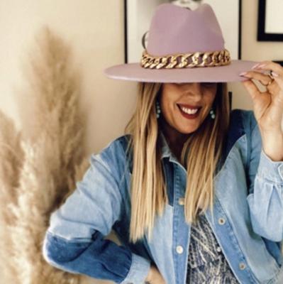 Chapeaux