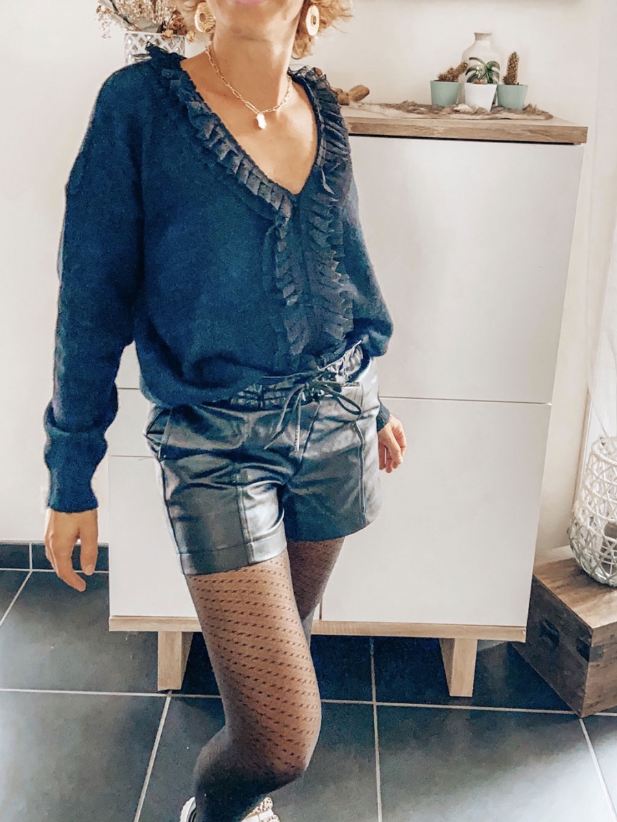 Pull Fantaisie Noir Et Beige - Dentelle, Fourrure & Paillettes - Taille 1 (Occasion Très Bon état)